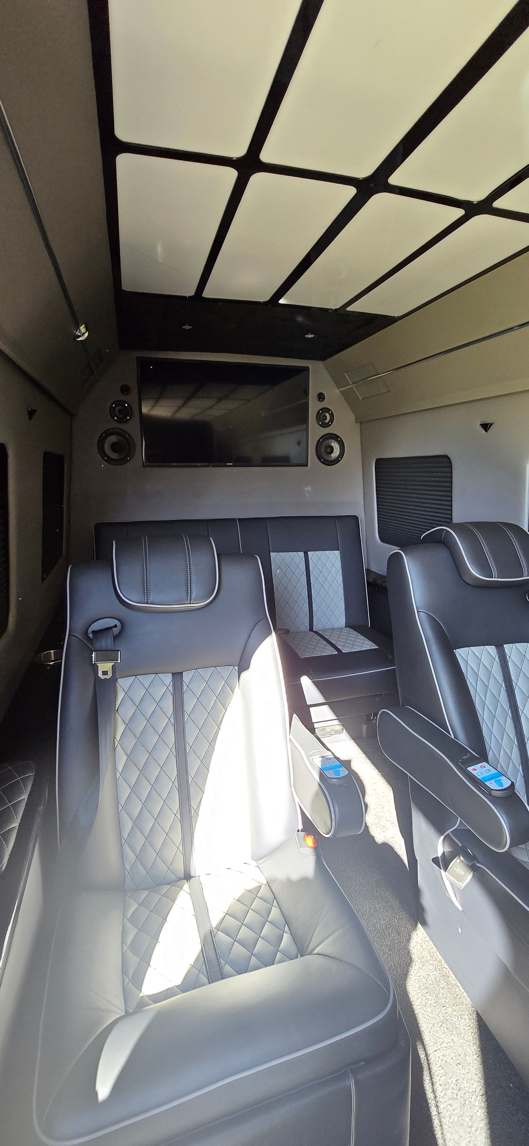 Used 2013 Mercedes-Benz Sprinter 2500 image 9