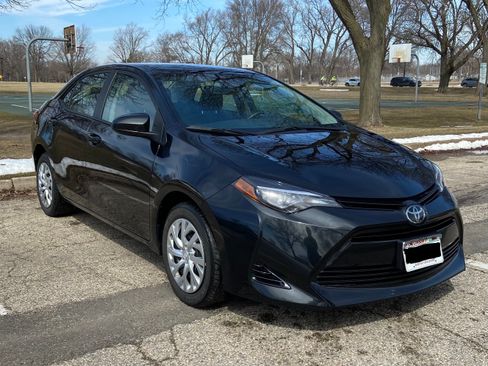 Used 2019 Toyota Corolla LE image 4