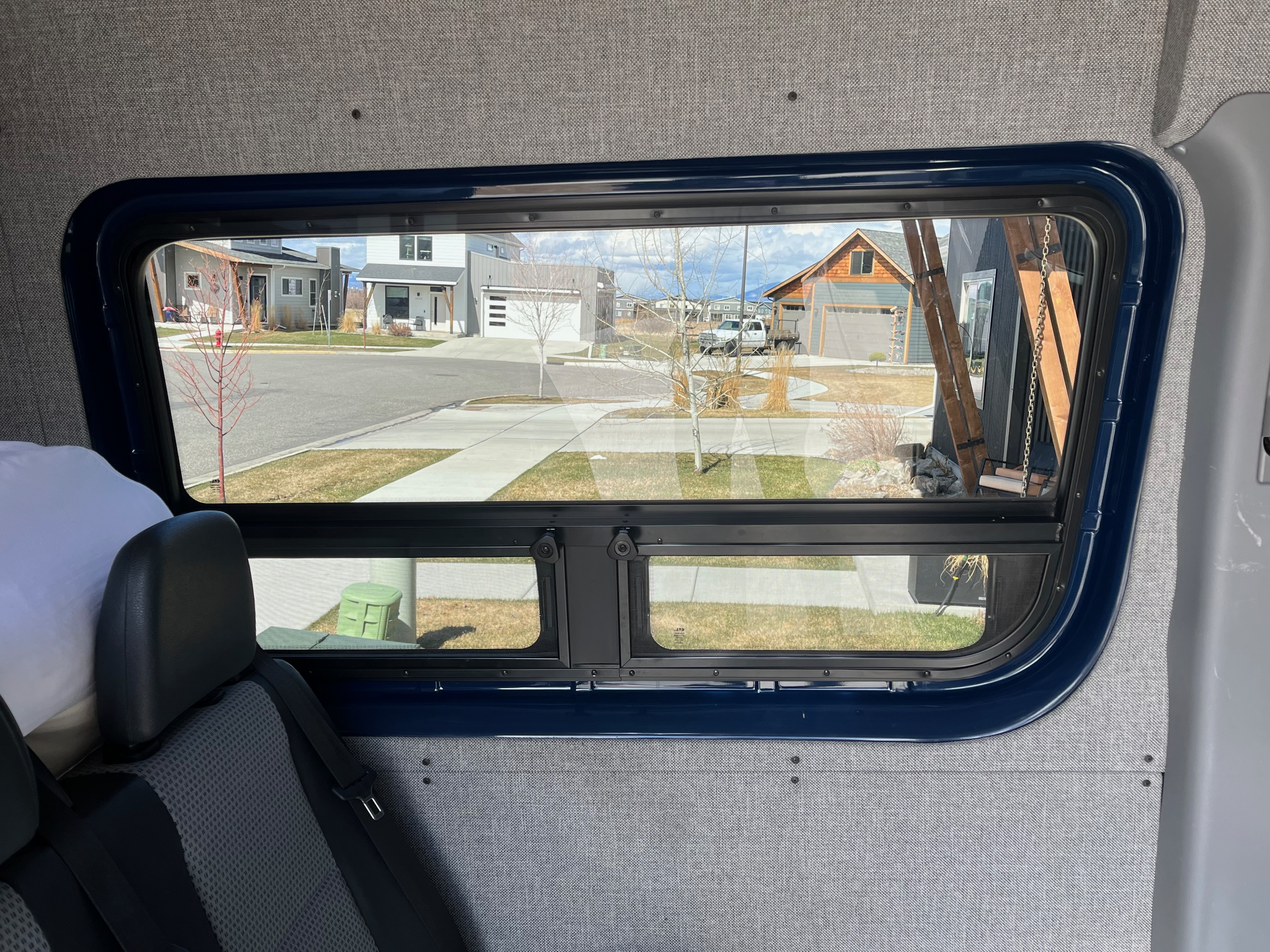 Used 2011 Mercedes-Benz Sprinter 2500 image 9