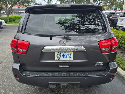 Used 2014 Toyota Sequoia Limited image 8