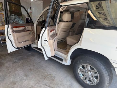 Used 2001 Lexus LX 470 4WD image 9