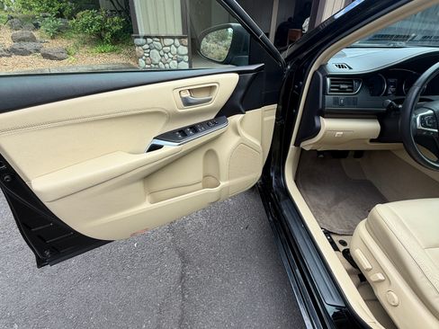 Used 2015 Toyota Camry XLE FWD image 16