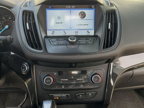 Used 2019 Ford Escape SE image 4