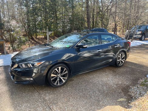 Used 2017 Nissan Maxima Platinum image 4