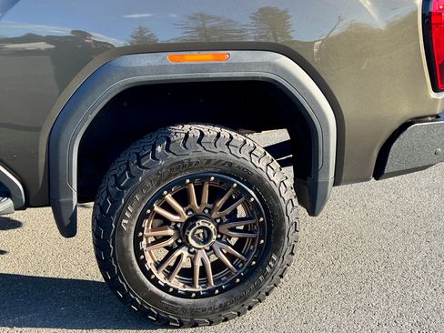 Used 2022 GMC Sierra 2500 AT4 w/ AT4 Preferred Package image 10