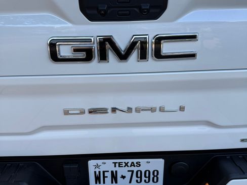 Used 2024 GMC Sierra 3500 Denali Ultimate AWD/4WD image 4