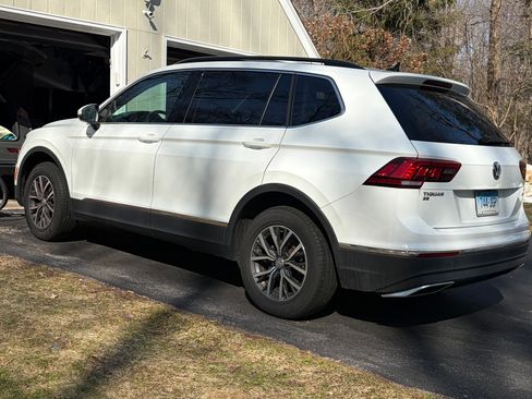 Used 2018 Volkswagen Tiguan SE image 11