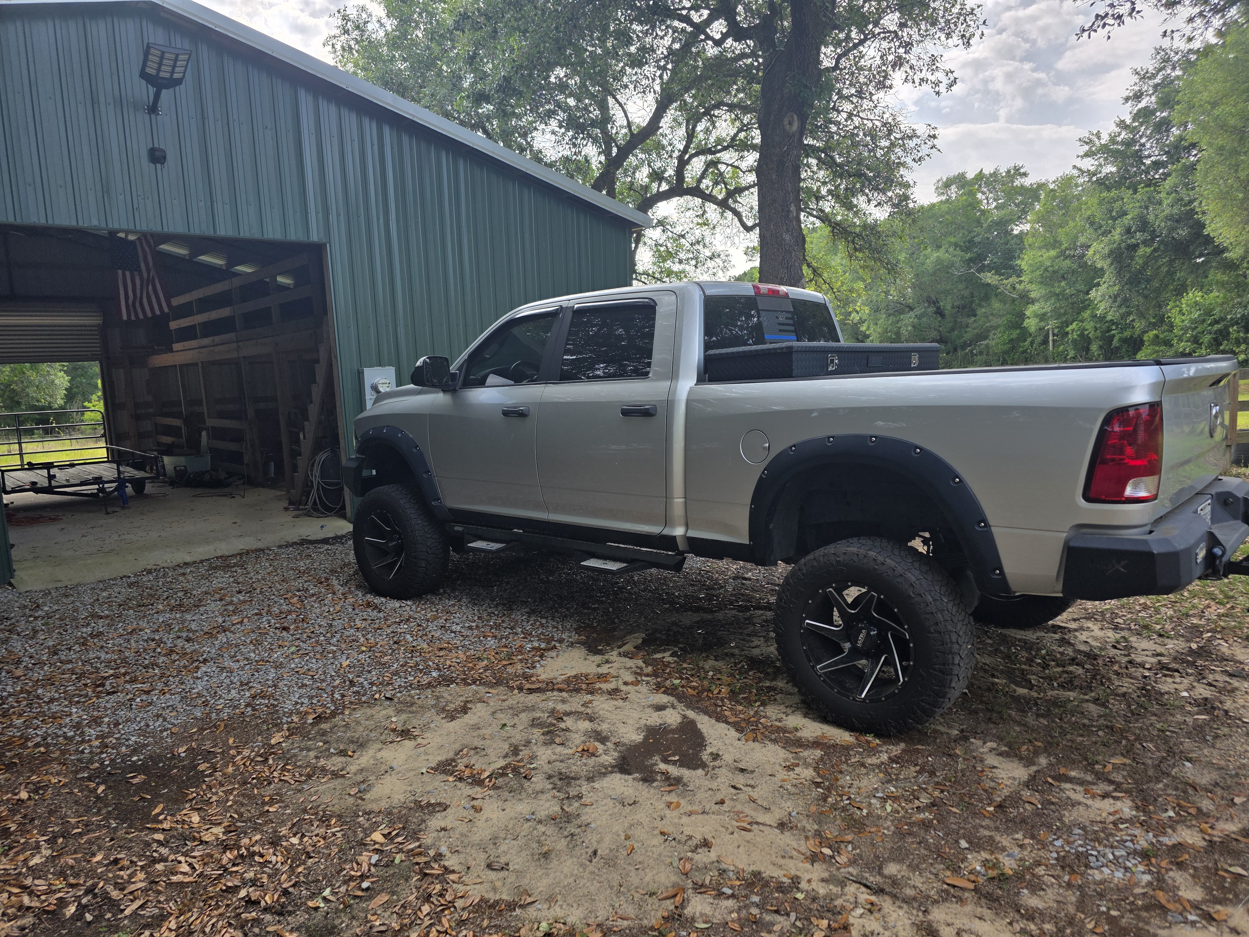 Used 2013 RAM 3500 SLT w/ Protection Group AWD/4WD image 2
