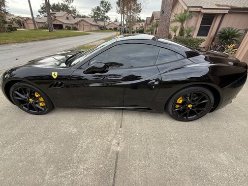 Used 2011 Ferrari California image 4