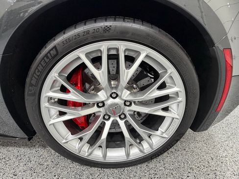 Used 2017 Chevrolet Corvette Z06 RWD image 16