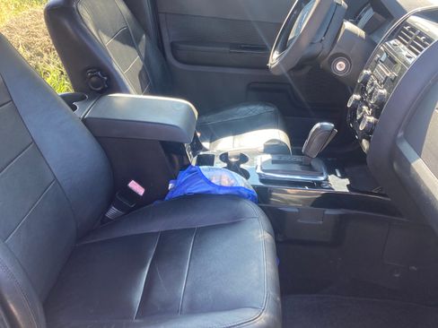 Used 2010 Ford Escape Limited AWD/4WD image 14