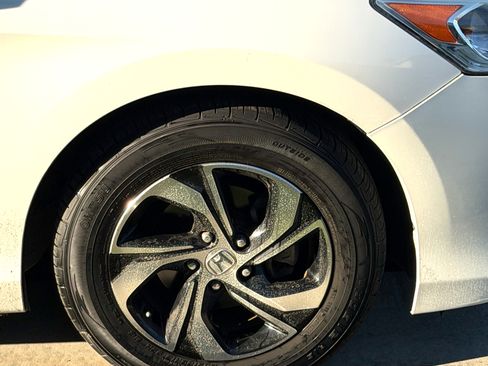 Used 2017 Honda Accord LX image 12