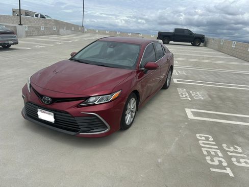 Used 2022 Toyota Camry LE FWD image 1