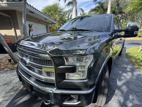 Used 2015 Ford F150 Platinum w/ Equipment Group 701A Luxury AWD/4WD image 4