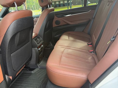 Used 2018 BMW X5 xDrive35d w/ M Sport Package image 11