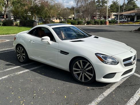 Used 2019 Mercedes-Benz SLC 300 300 Roadster 2D image 2