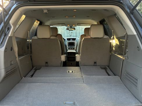 Used 2015 GMC Acadia SLT image 10