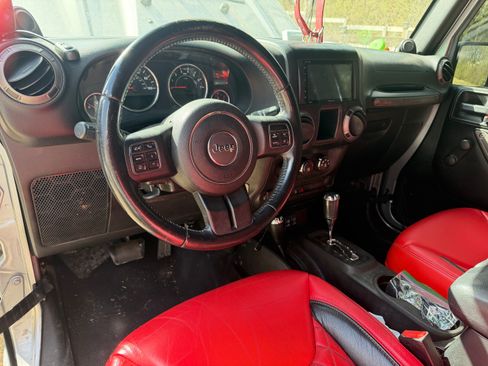 Used 2014 Jeep Wrangler Unlimited Sport w/ Connectivity Group image 14
