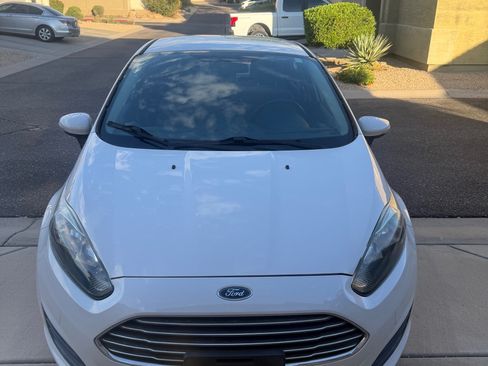 Used 2014 Ford Fiesta SE w/ SE Fuel Economy Package image 2