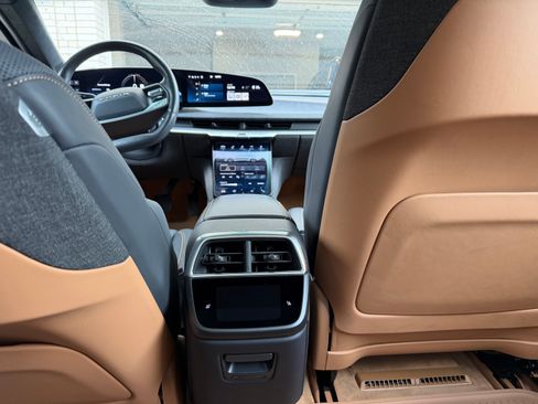 Used 2022 Lucid Air Grand Touring image 17