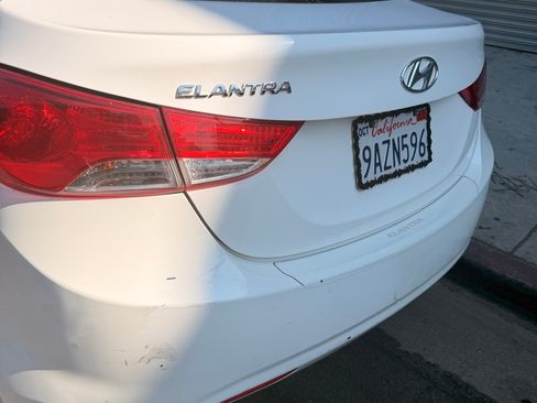 Used 2013 Hyundai Elantra GLS w/ Preferred Pkg FWD image 10