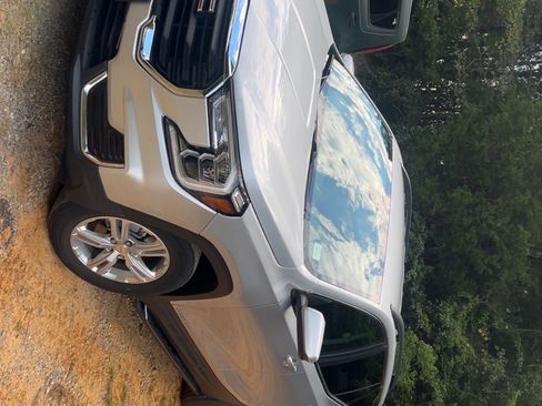 Used 2022 GMC Terrain SLE w/ Driver Convenience Package image 6