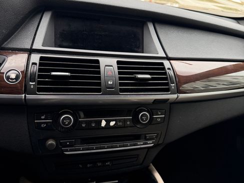 Used 2011 BMW X6 xDrive50i image 9