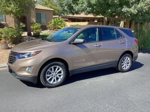 Used 2019 Chevrolet Equinox LS image 1