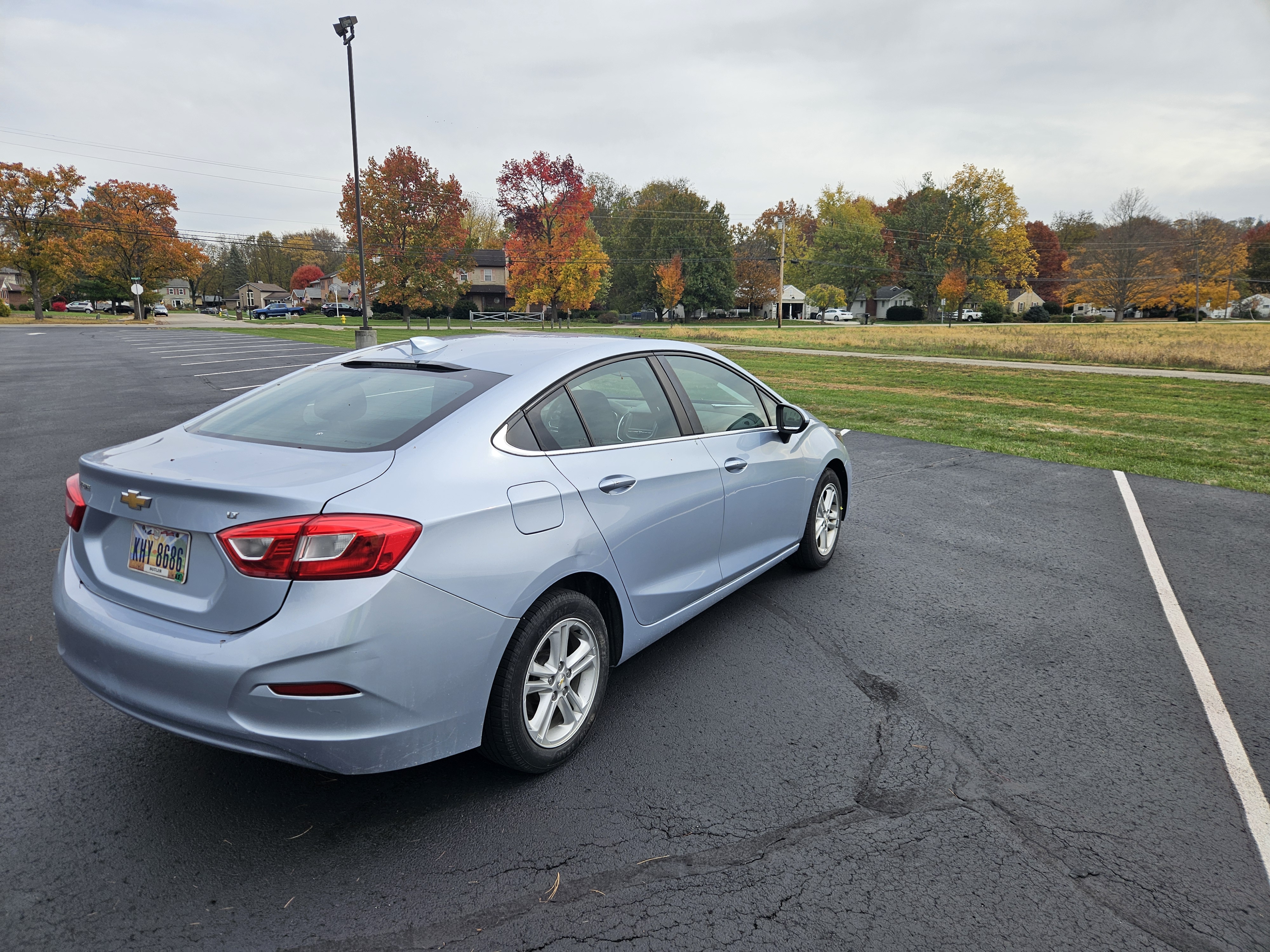 Used 2017 Chevrolet Cruze LT w/ Convenience Package FWD image 5