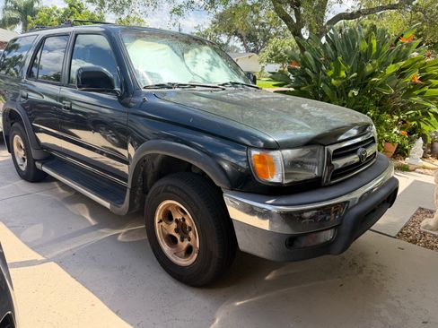 Used 2000 Toyota 4Runner SR5 RWD image 7