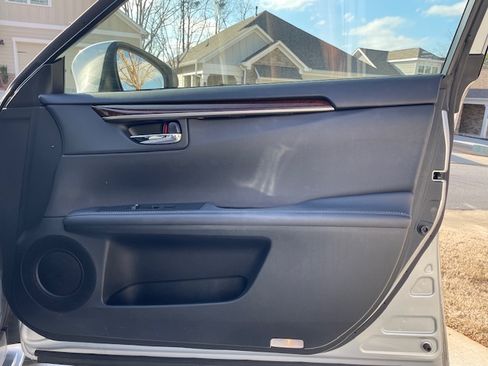 Used 2013 Lexus ES 350 w/ Luxury Pkg image 20