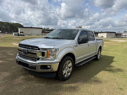 Used 2018 Ford F150 XLT w/ Equipment Group 302A Luxury image 5
