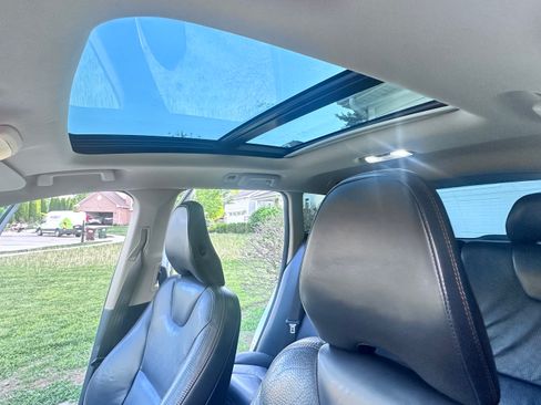 Used 2010 Volvo XC60 T6 image 10