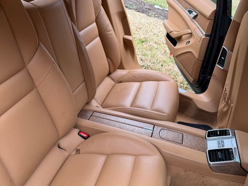 Used 2016 Porsche Panamera 4S image 12