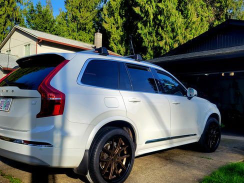 Used 2022 Volvo XC90 T8 Inscription Expression w/ Advanced Package image 1