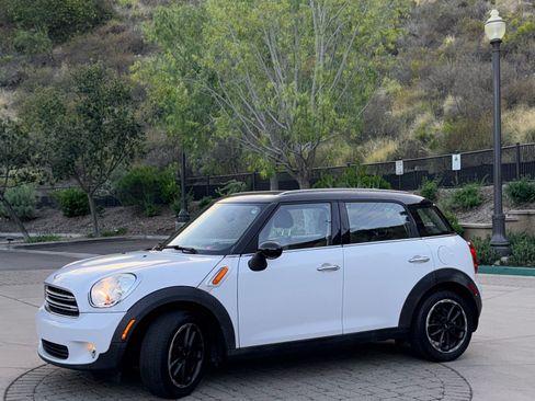 Used 2015 MINI Cooper Countryman FWD image 4