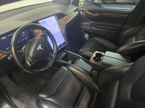 Used 2020 Tesla Model X image 6