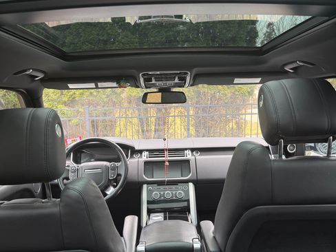 Used 2016 Land Rover Range Rover HSE image 2