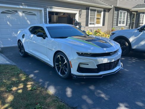 Used 2023 Chevrolet Camaro SS RWD image 4