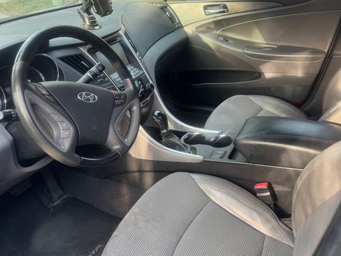 Used 2013 Hyundai Sonata SE w/ Navigation & Sunroof Pkg FWD image 16
