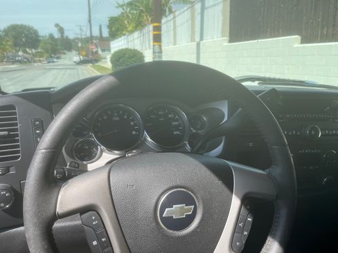 Used 2007 Chevrolet Silverado 1500 LT w/ California Package image 4