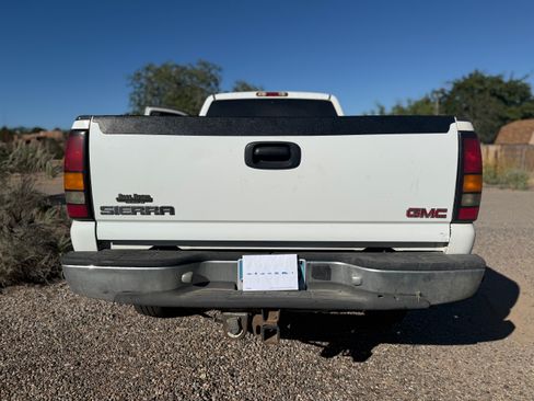 Used 2004 GMC Sierra 2500 SLE w/ Heavy-Duty Power Package image 17