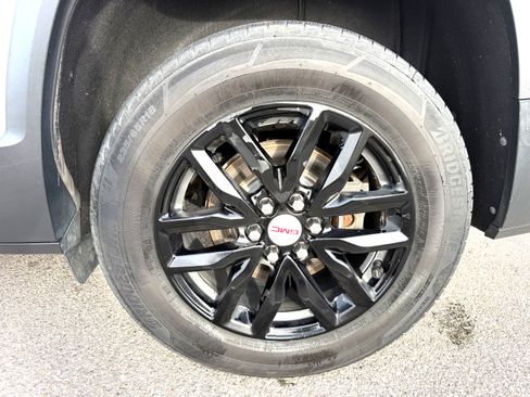 Used 2018 GMC Acadia SLT image 21