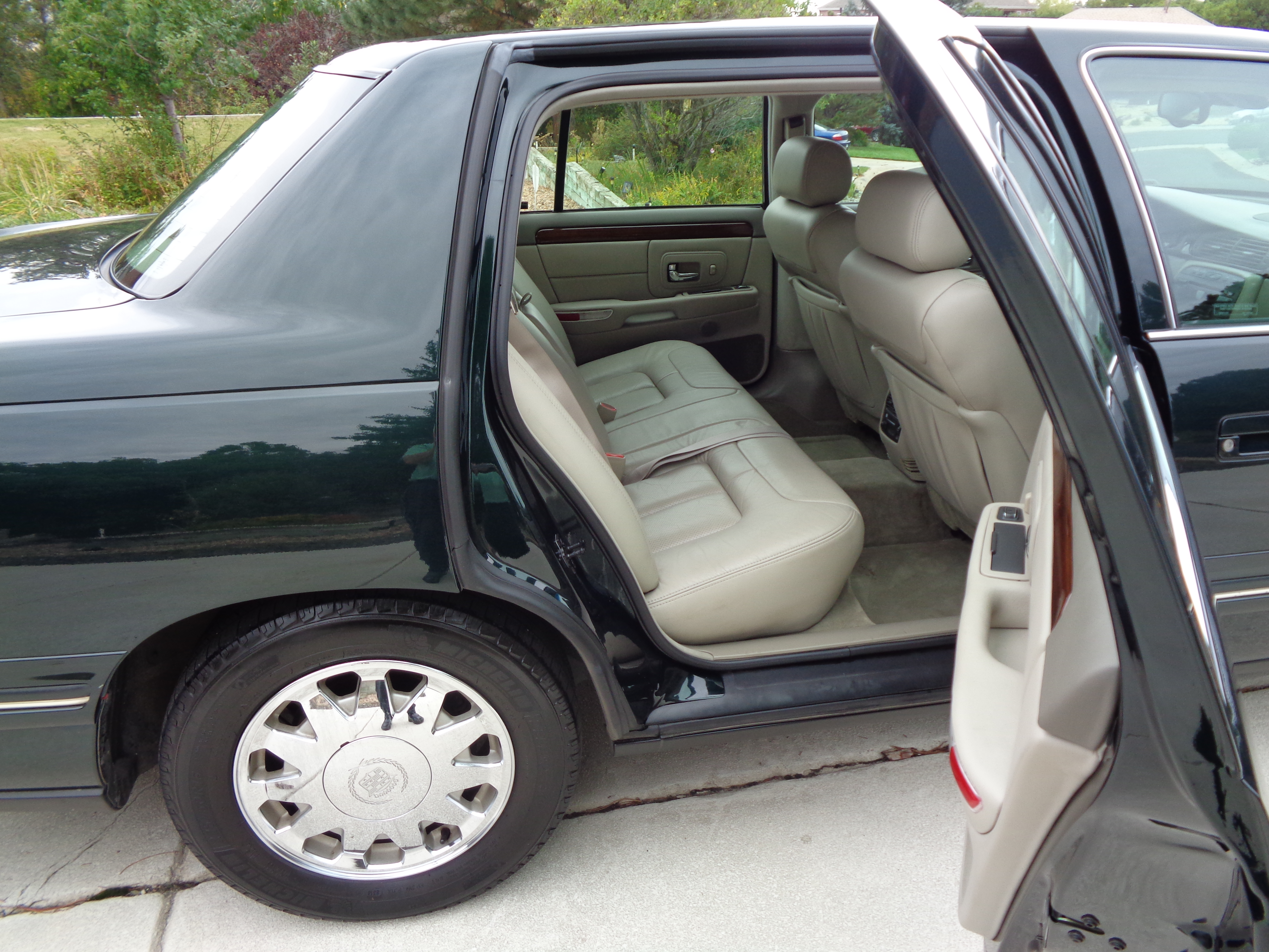 Used 1999 Cadillac De Ville Concours FWD image 6
