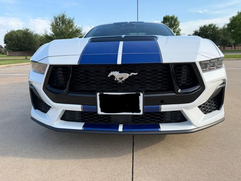 Used 2026 Ford Mustang GT Premium RWD image 5