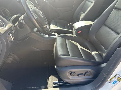 Used 2017 Volkswagen Tiguan Wolfsburg Edition FWD image 23