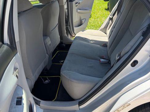 Used 2013 Toyota Corolla LE FWD image 16