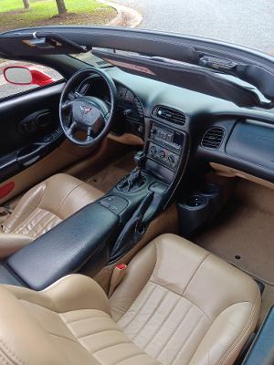 Used 2001 Chevrolet Corvette Convertible RWD image 10