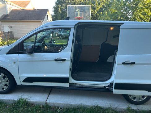 Used 2022 Ford Transit Connect XLT FWD image 21