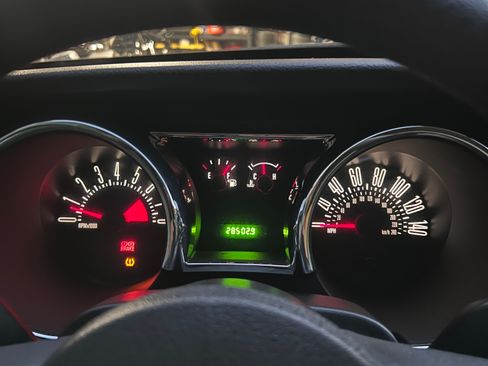 Used 2007 Ford Mustang GT image 1